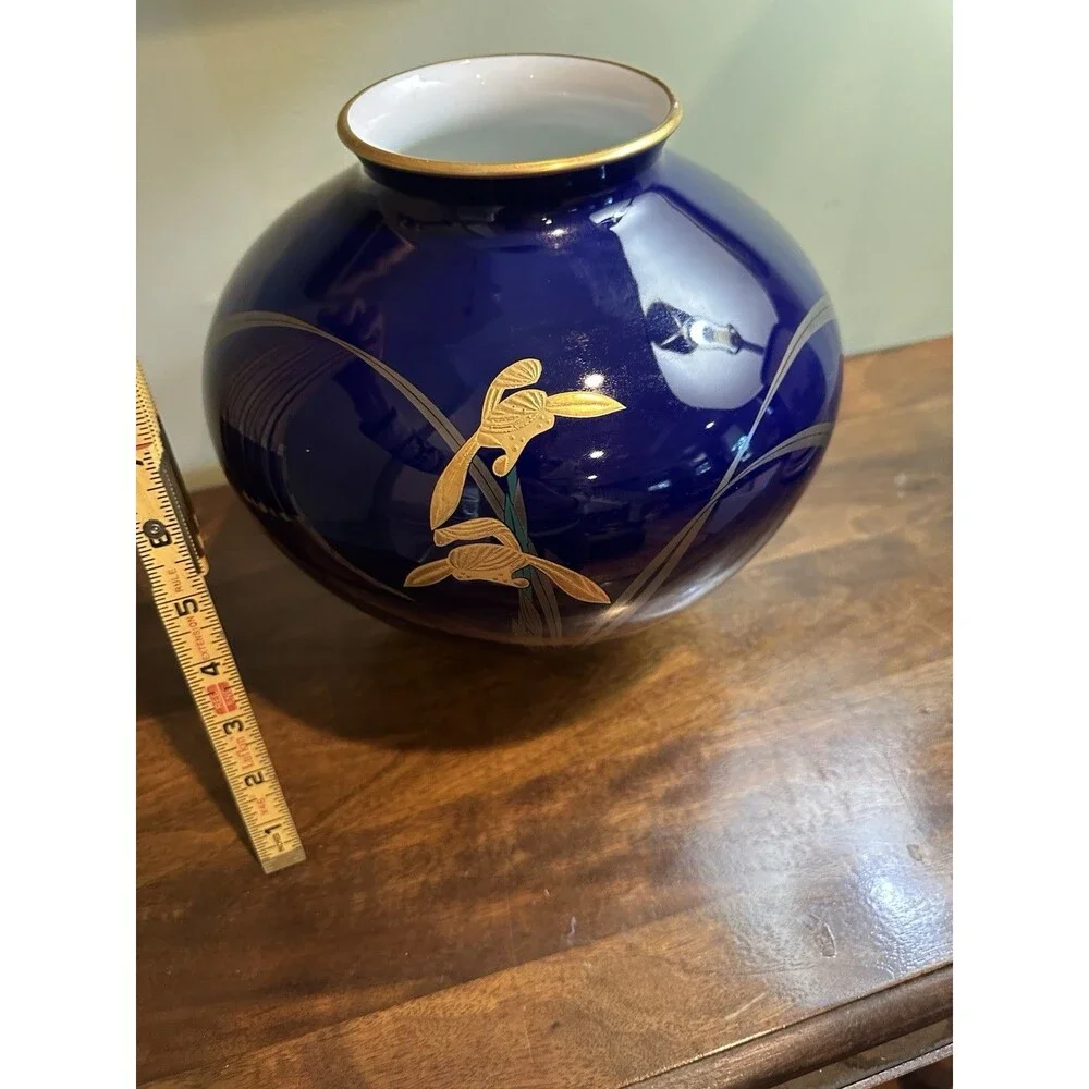 Fukagawa Seiji Arita Japan Cobalt Blue Gold Chrysanthemum Porcelain Vase Large